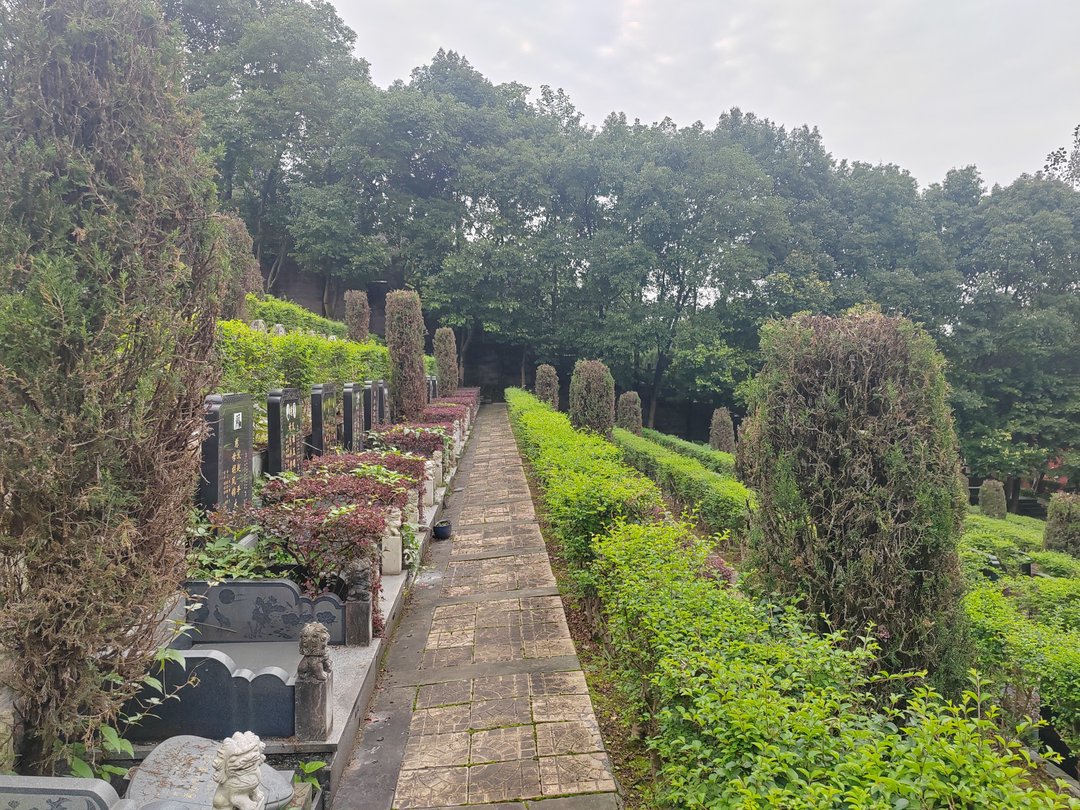重庆龙台山陵园景色
